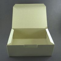 Бумажная коробка для пирожных из белого картона 215x150x75 мм