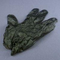 Черные виниловые перчатки неопудренные размер M