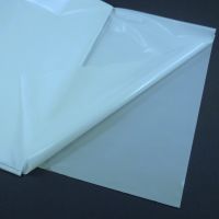 Одноразовая белая скатерть 120x160 см ПВД