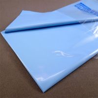 Одноразовая голубая скатерть 120x160 см ПВД