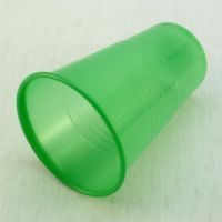 Зеленые пластиковые стаканы 200 мл 10 штук